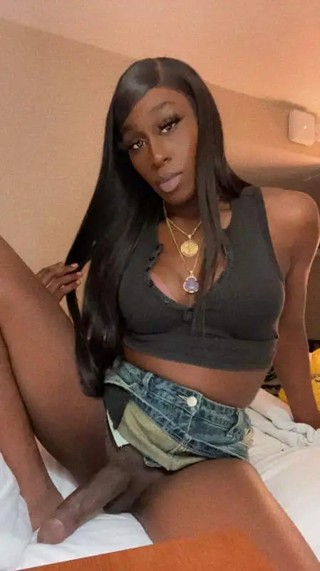FREAKY - Chocolate! Watch ME MELT
