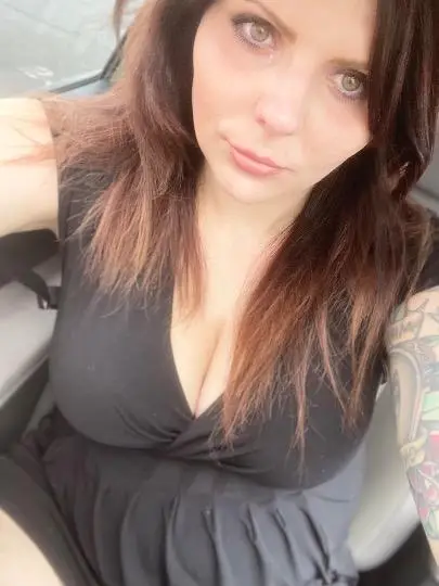 6 Months Pregnant Bombshell Don t Miss Me Before I Pop in Erie – Women Seeking Men photo 4
