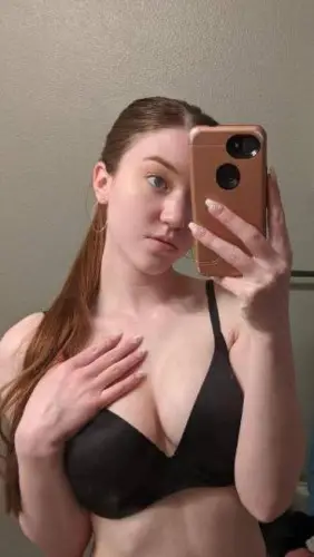 21 Y'rs Young Virgin Girl Wants Daddy, Available 24/7