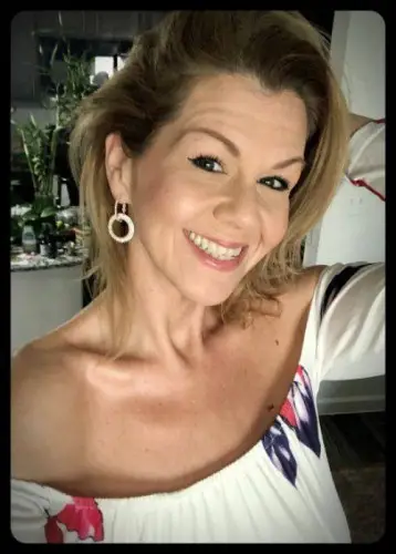 55-Year-Old Woman Will Pay You $100/Hour for Satisfaction