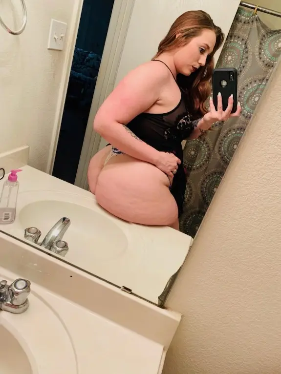 420 Friendly Babe Open-Minded Down for Fun in Charlottetown – Women Seeking Men photo 2