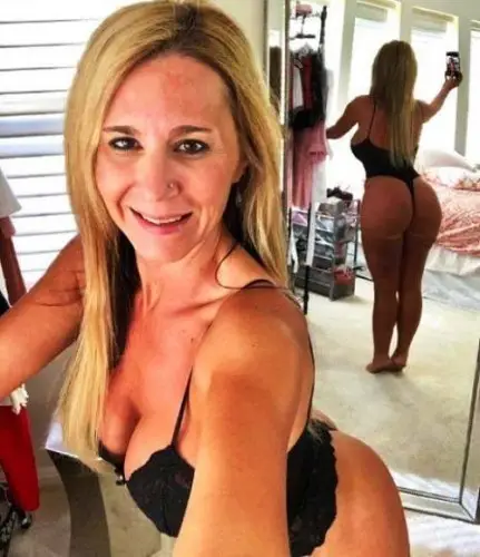 Unsatisfied Divorced Mom Looking for B-j Fun*