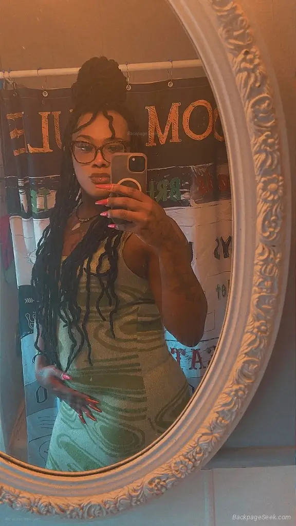 Here ready for fun and just here to explore and handle busin... in Akron – Women Seeking Men photo 4