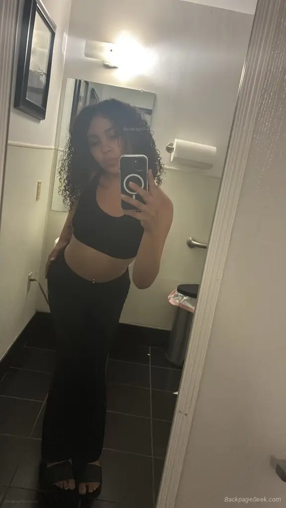 Young Girl Ready For A Fun Time Feel This Tight Pussy Always... in Albuquerque – Women Seeking Men photo 2