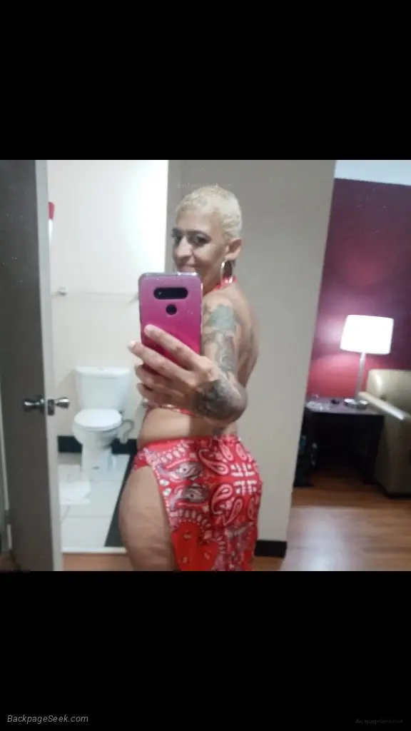 60 qv 80 half hit me up out of comission til wed 10 7 period... in Atlanta – Women Seeking Men photo 4