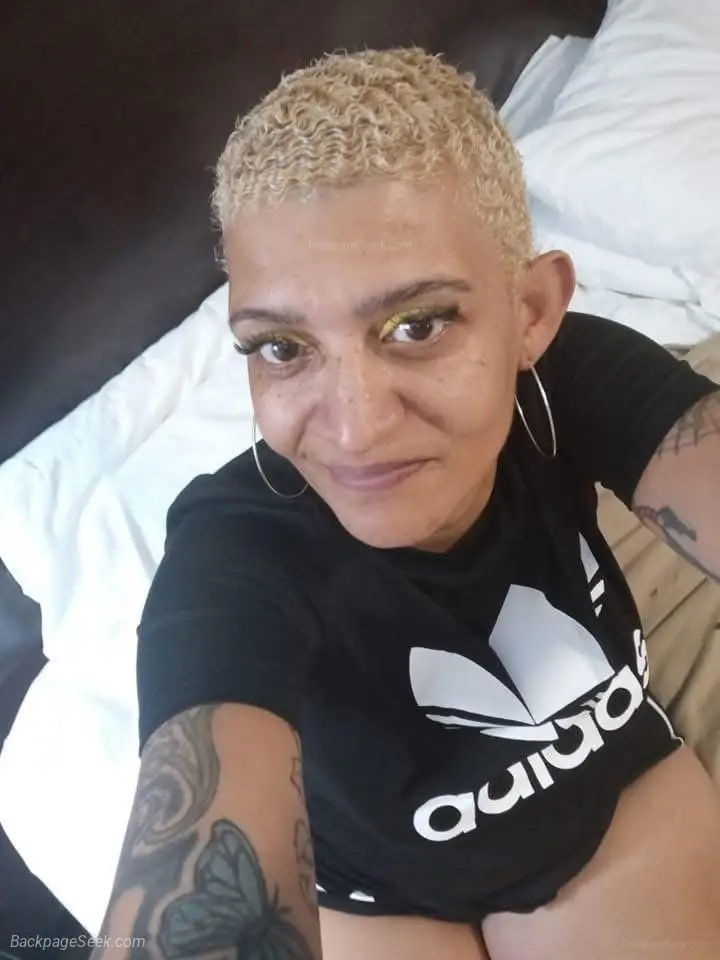 60 qv 80 half hit me up out of comission til wed 10 7 period... in Atlanta – Women Seeking Men photo 5