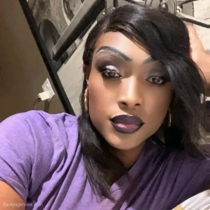 60 qv 80 half hit me up out of comission til wed 10 7 period... in Atlanta – Women Seeking Men photo 6