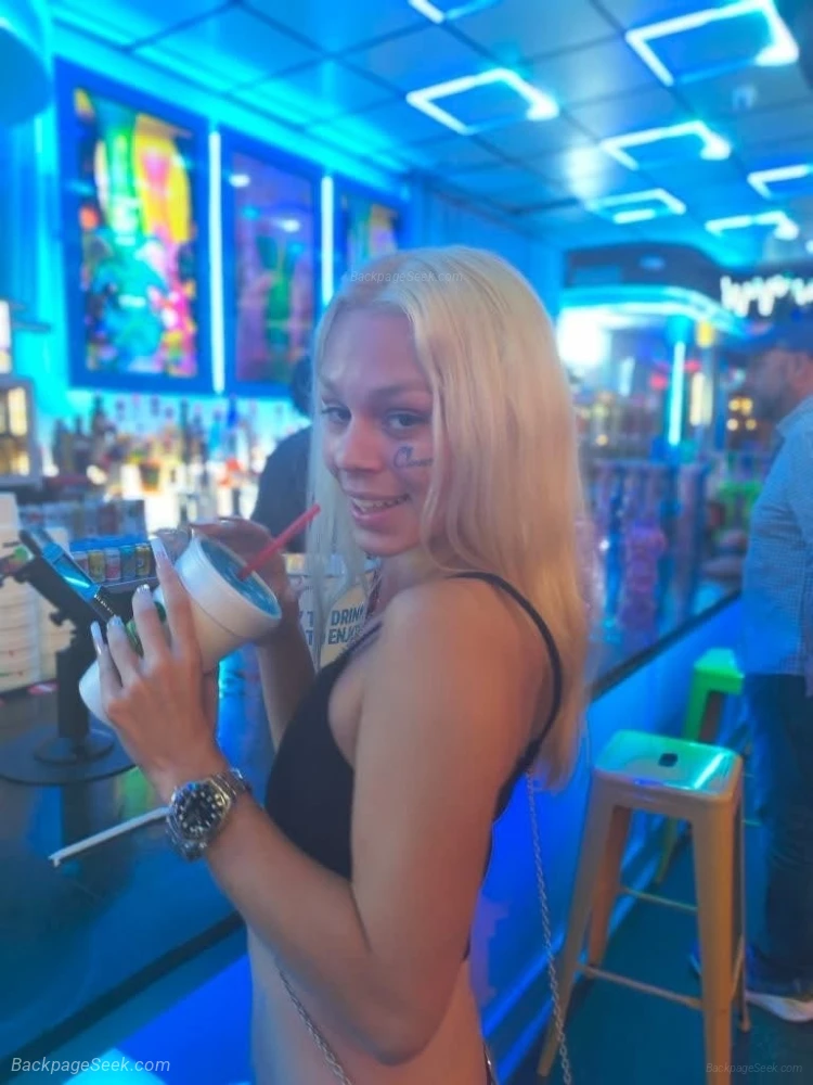 Upscale miss creamy wet and warm pussy Including sloppy topp... in Bakersfield – Women Seeking Men photo 2