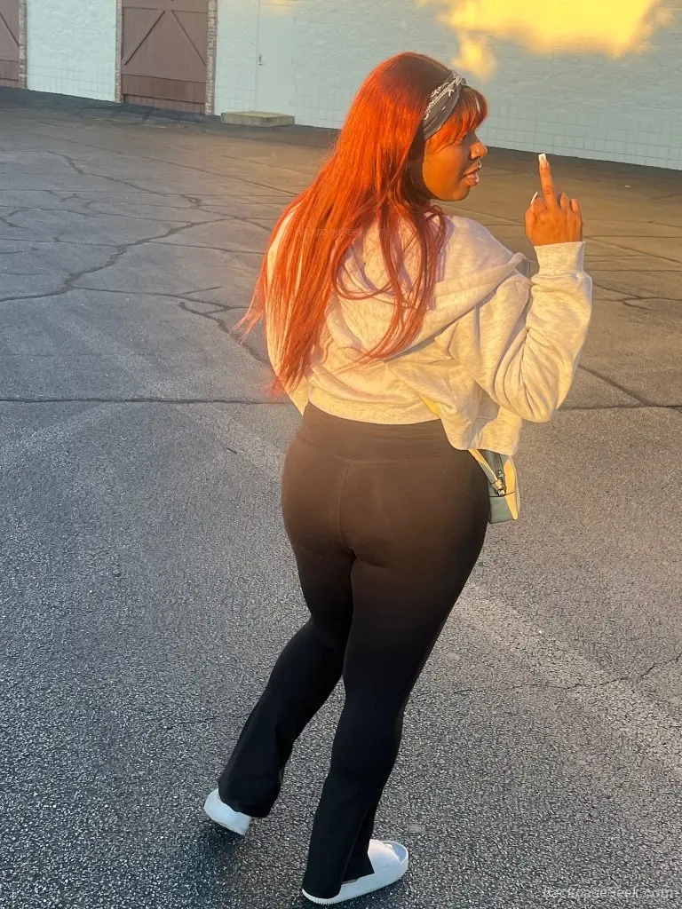come play with a live toy in Augusta – Women Seeking Men photo 5