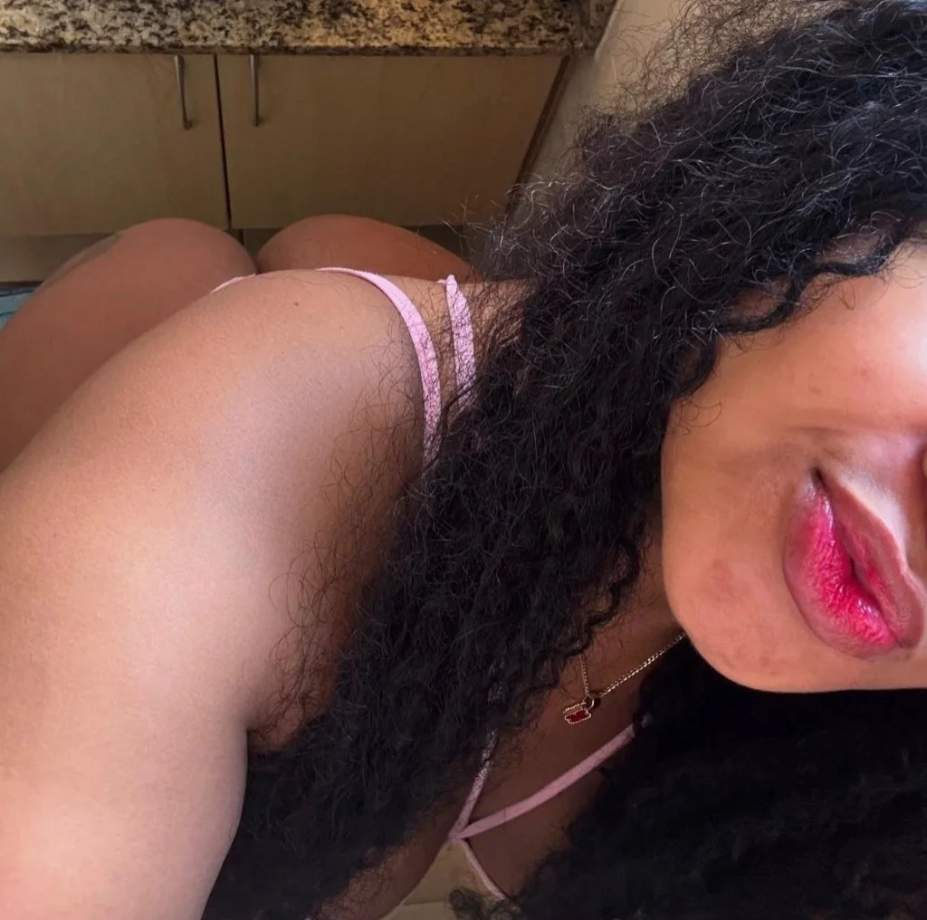 JUICY N PETITE Baddie Let ME SQUIRT ND CREAM on Dat