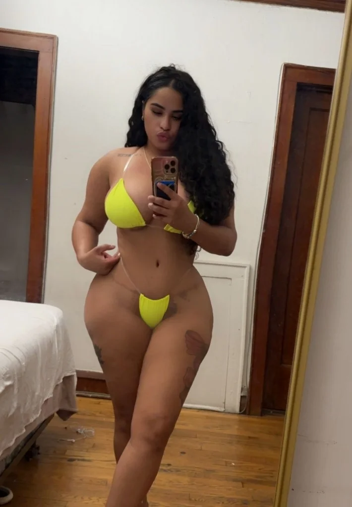 my white lace cheekies were exposed to the breeze Just as Id... in Baltimore – Women Seeking Men photo 2