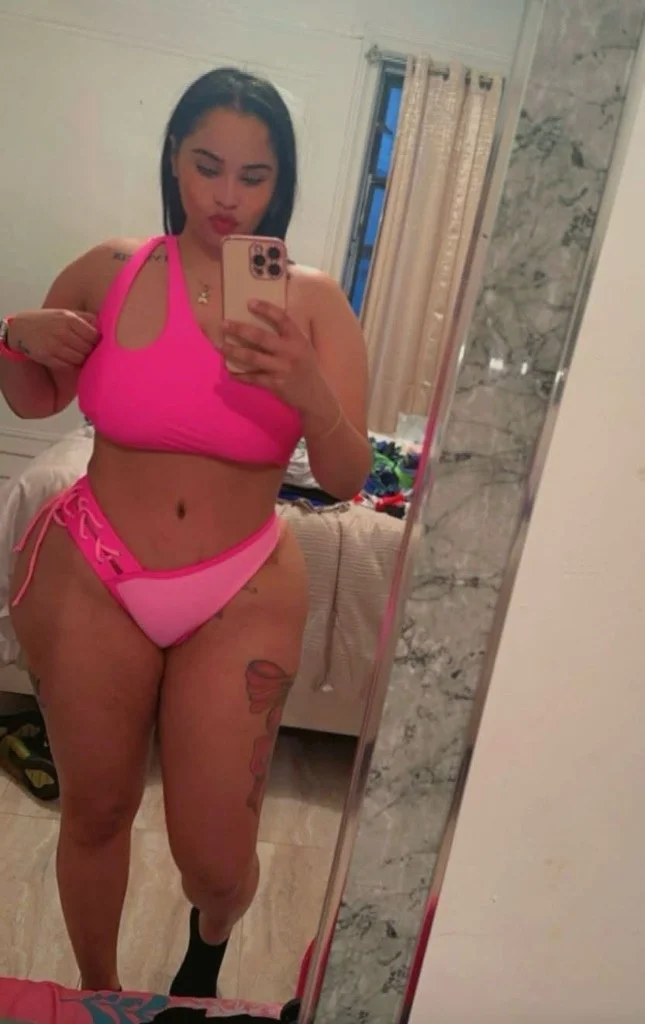 my white lace cheekies were exposed to the breeze Just as Id... in Baltimore – Women Seeking Men photo 3