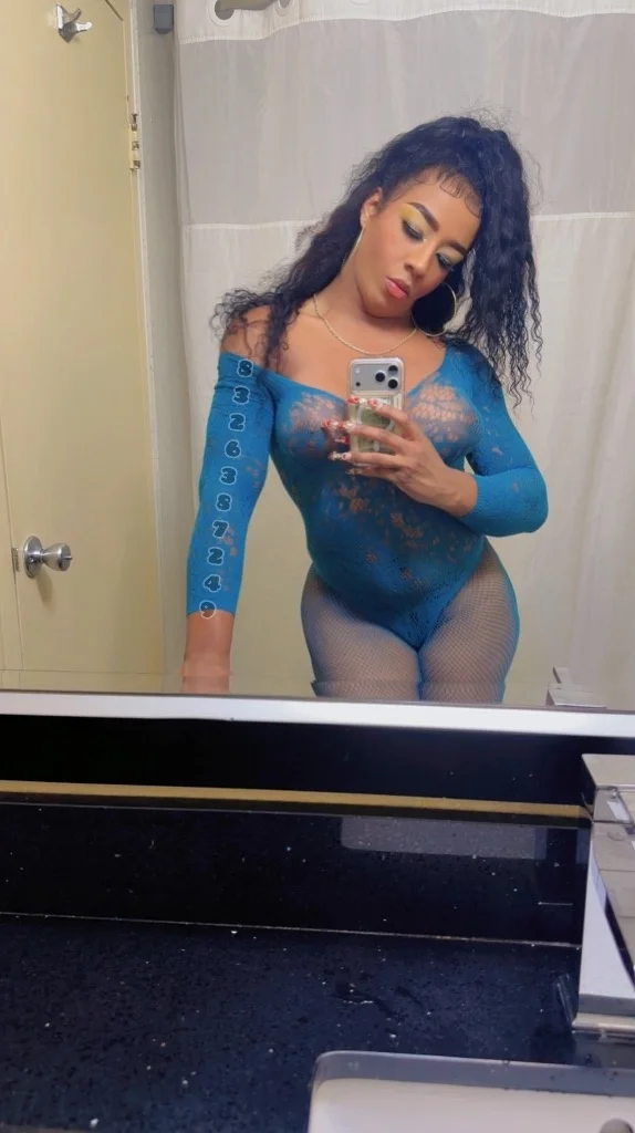 COLOMBIANA NEW HERE PLAYFUL BITCH IN BED VERY HORNY ONLIFANS in Baltimore – Women Seeking Men photo 4