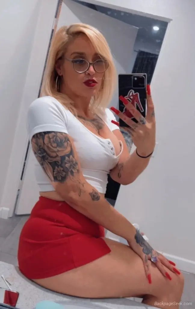 1 0 0 SPECIAL A V A I L A B L E SQUIRT FOUNTAIN INCALLS 24/7