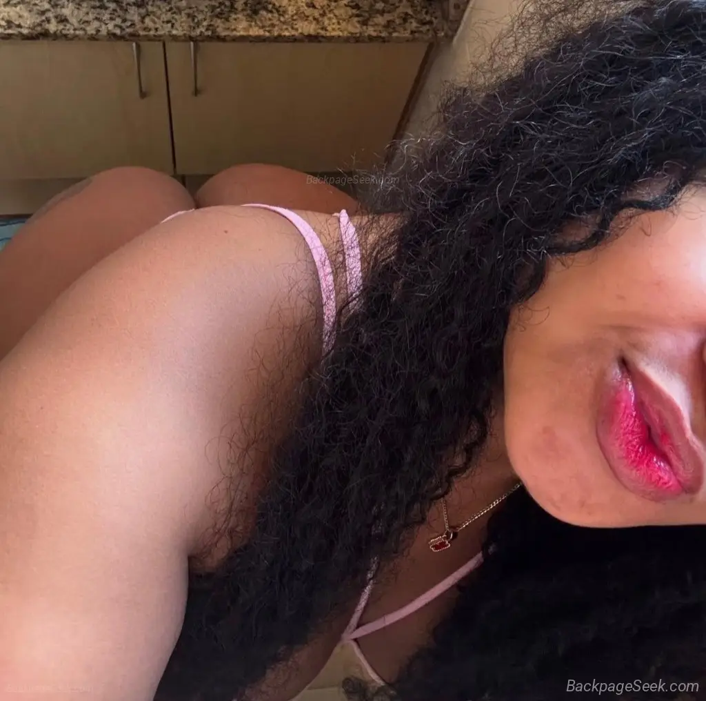 JUICY N PETITE Baddie Let ME SQUIRT ND CREAM on Dat