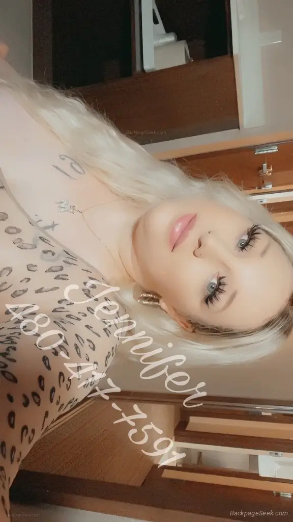 THICK JUiCY BLONDE PLAYMATE