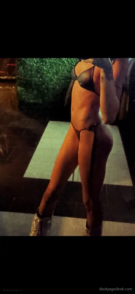 sophisicated slim petite in Baltimore – Women Seeking Men photo 4