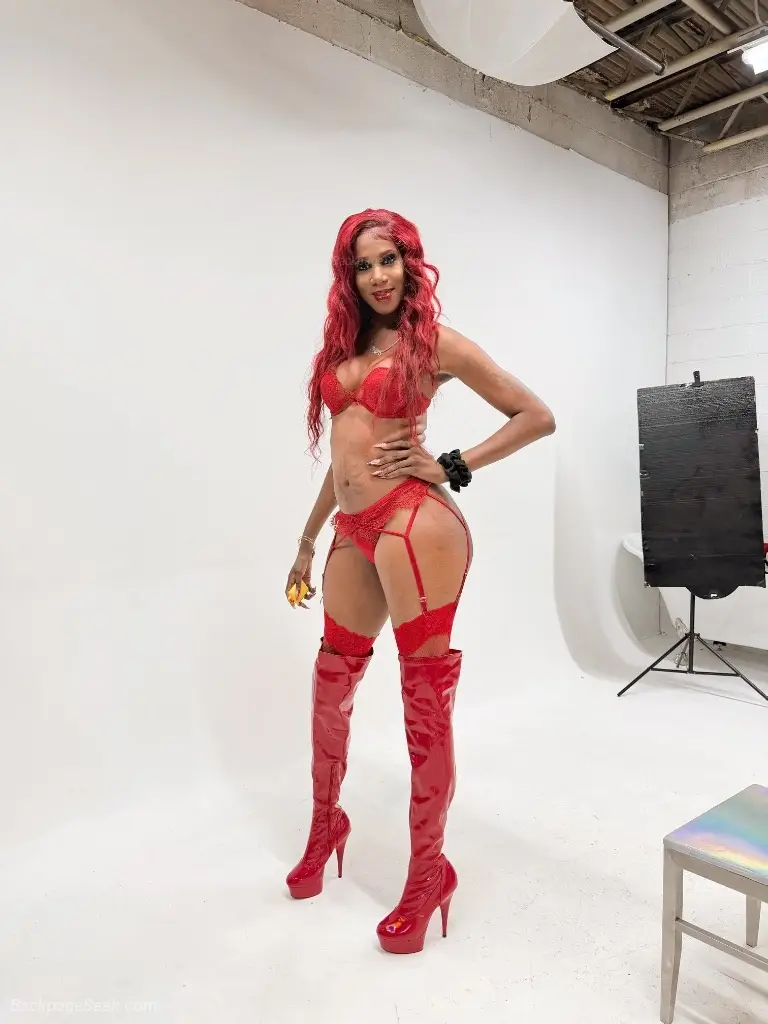 she's Wet in Baltimore – Women Seeking Men photo 2