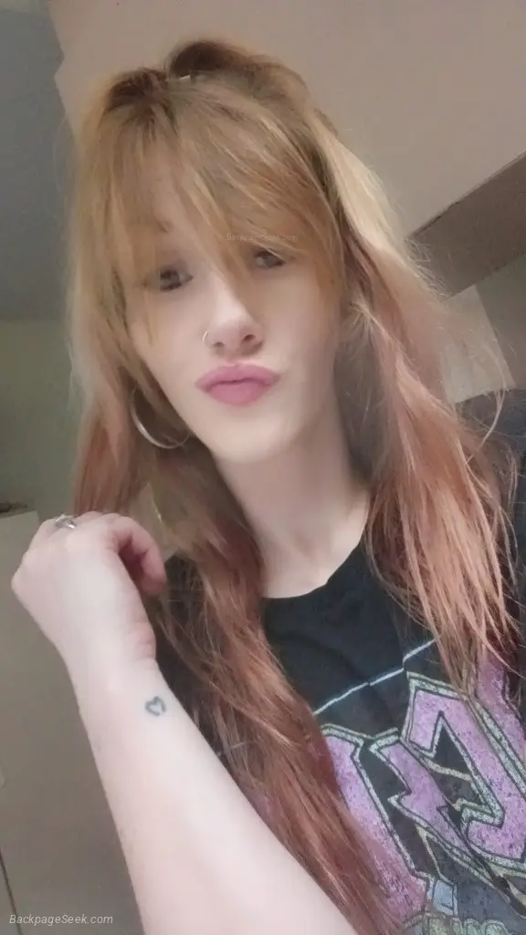 QUEEN MOUTH MACHINE