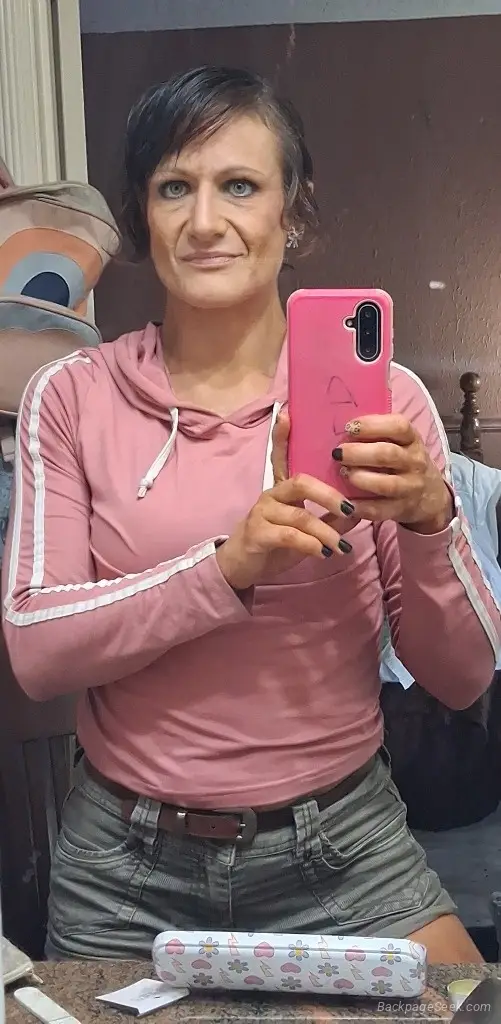 Sicilian petite and pretty in Baton Rouge – Women Seeking Men photo 3