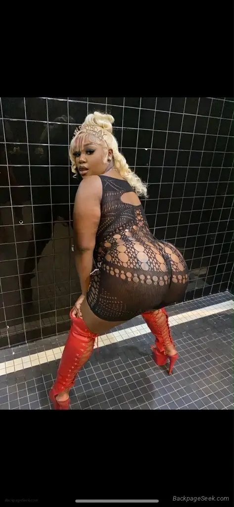 Young slim thick and sweet comes with good hygine good snd warm