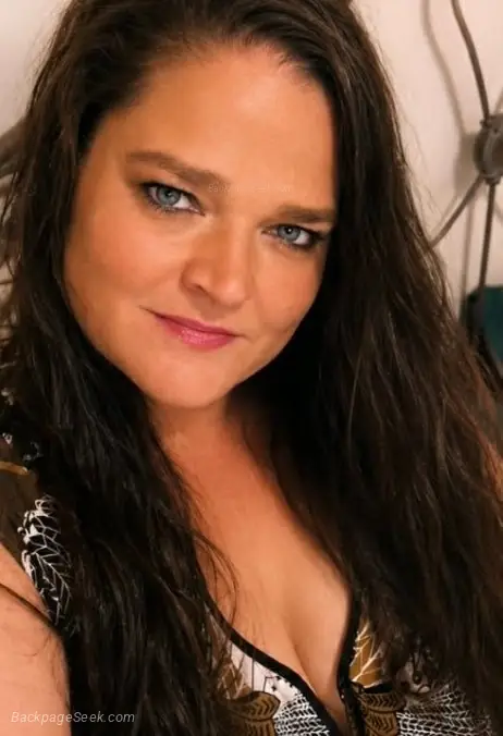 Sexy girl available now