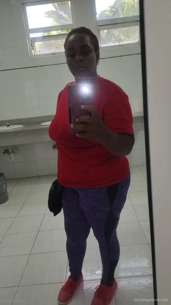 I m available in the city I m new here in Boston – Women Seeking Men photo 5