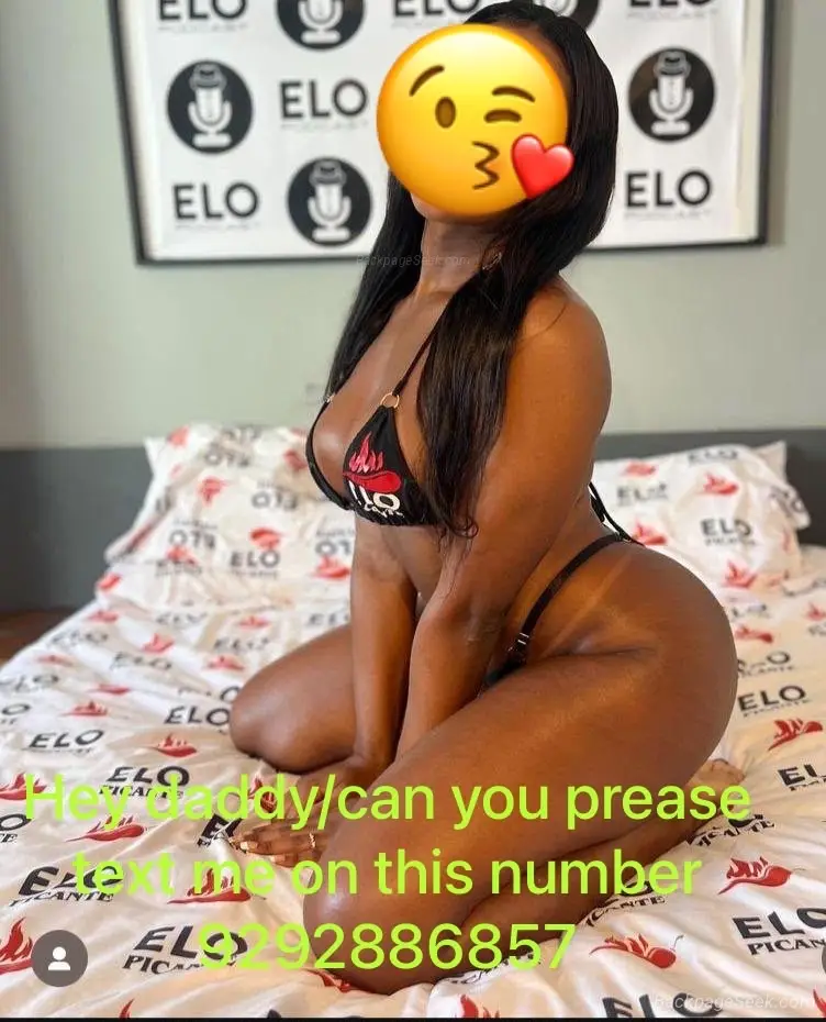 Available now Soft, feminine energy with a playful spark. I enjoy