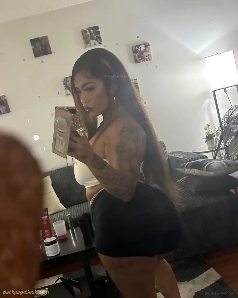 PUERTORICAN MAMII. NAOMI