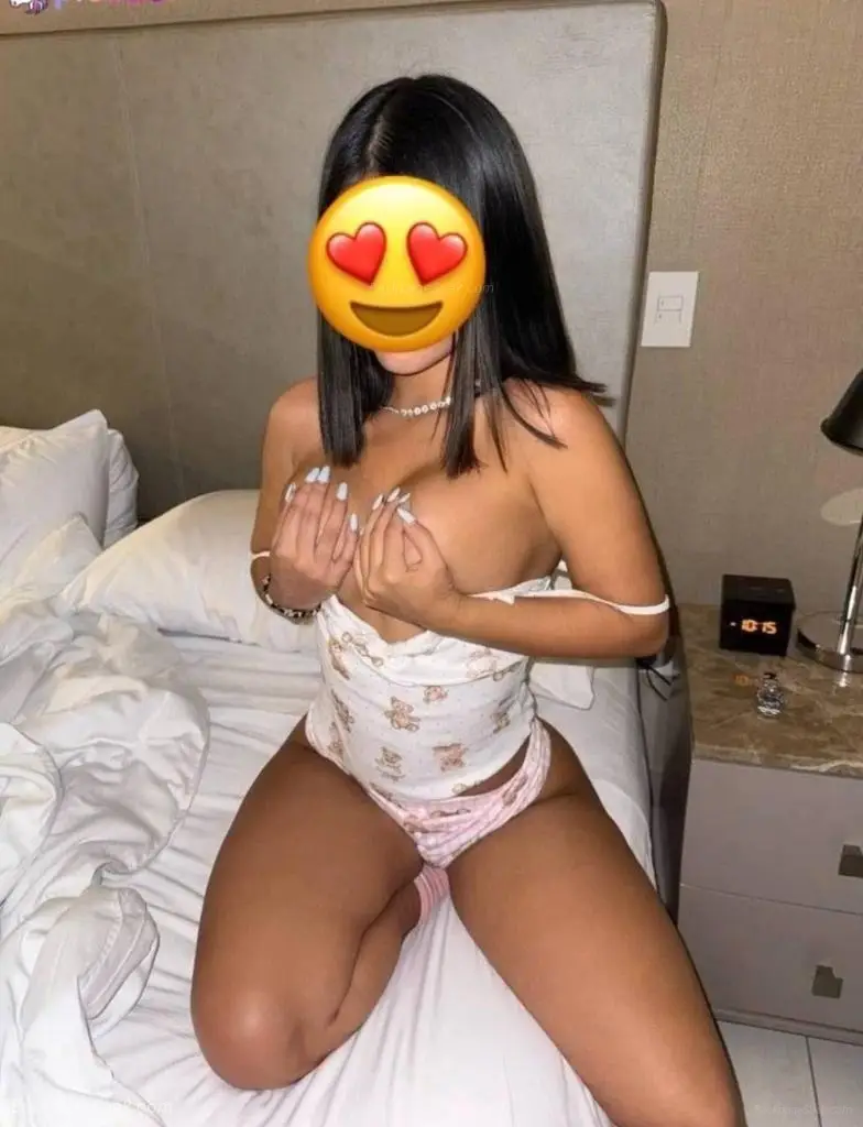 A new Latina girl in town ready to fulfill your fantasies Ca... in Bronx – Women Seeking Men photo 3