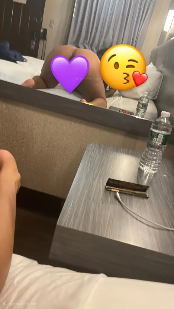 Cum have fun with me papi in Bronx – Women Seeking Men photo 2