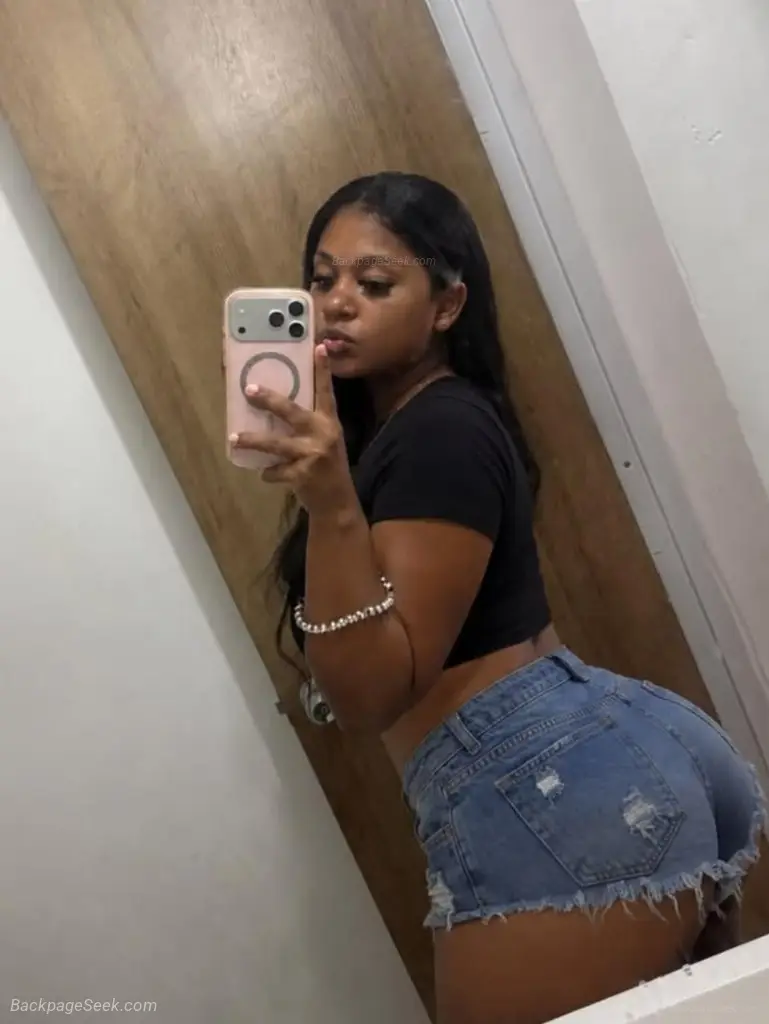 I m a very sexy girl I m available for you my love in Bronx – Women Seeking Men photo 5
