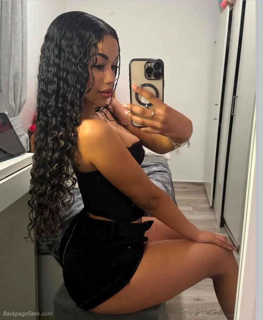 Hello love I m available to please you when you need me hone... in Bronx – Women Seeking Men photo 2