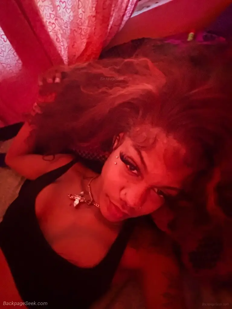 Dark skin soft curves and a confidence you can feel before I in Brooklyn – Women Seeking Men photo 2