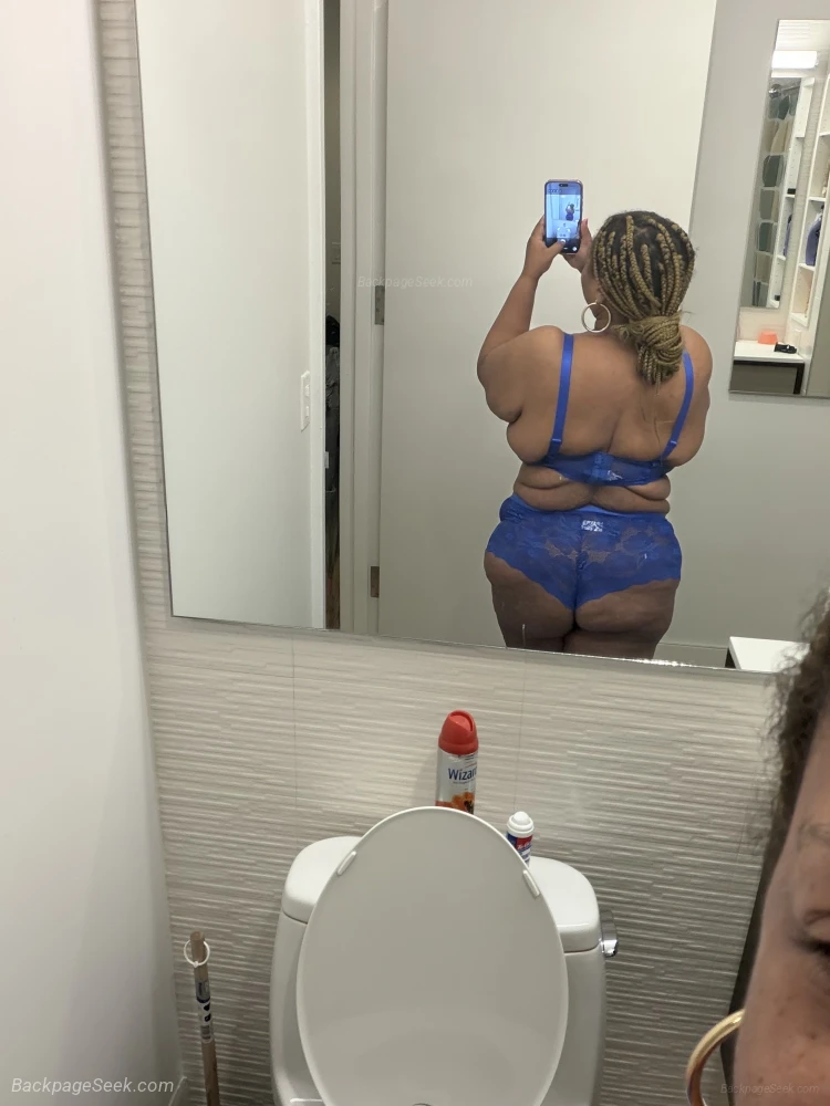 Looking for a fun couple in Brooklyn – Women Seeking Couples