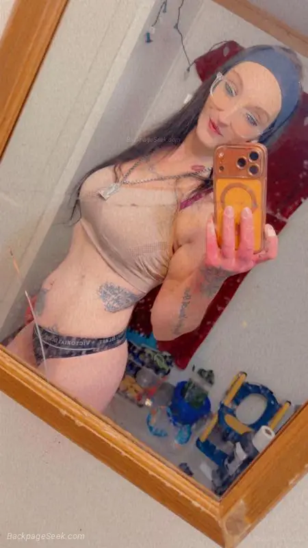 this is the real me in Buffalo – Women Seeking Men photo 2