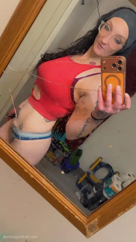 this is the real me in Buffalo – Women Seeking Men photo 4