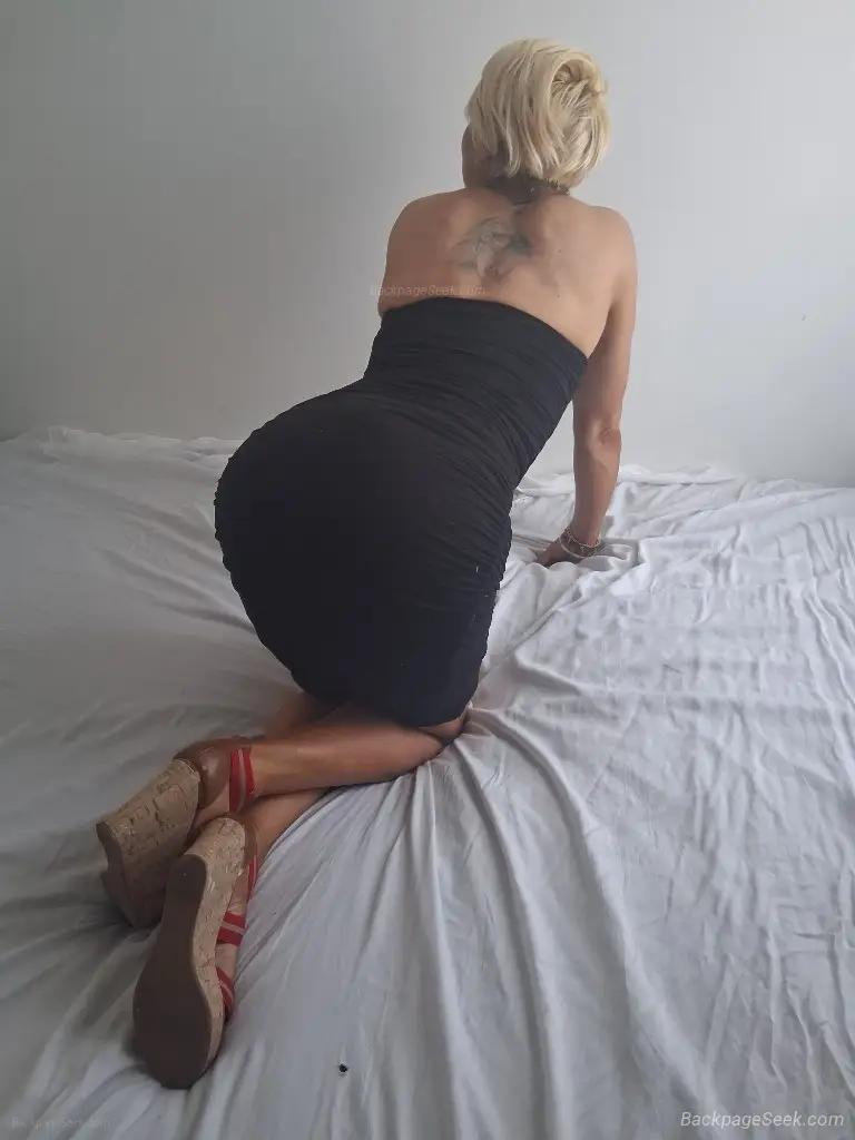 Go Blonde or Go Home in Buffalo – Women Seeking Men photo 4