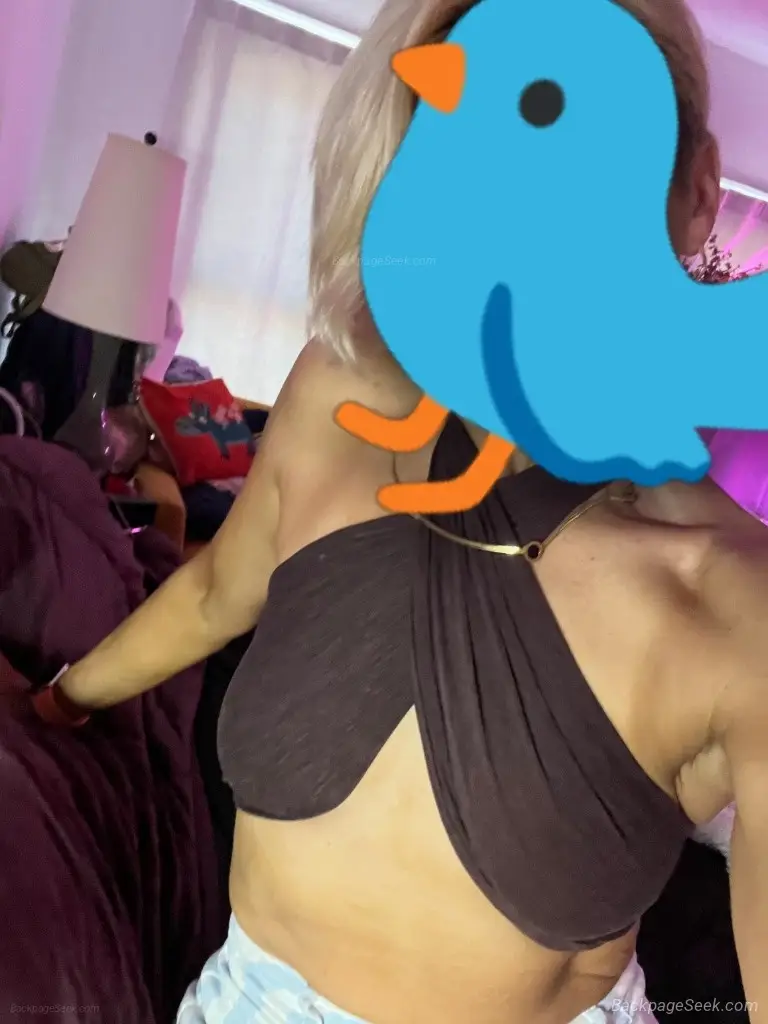 Go Blonde or Go Home in Buffalo – Women Seeking Men photo 5