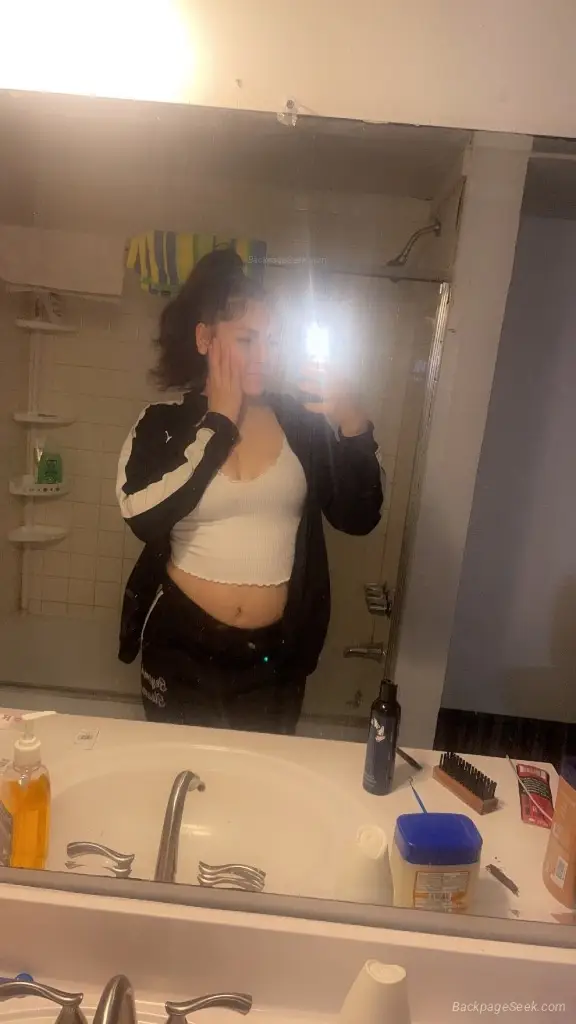 Come hang out with a sexy one in Buffalo – Women Seeking Men photo 3