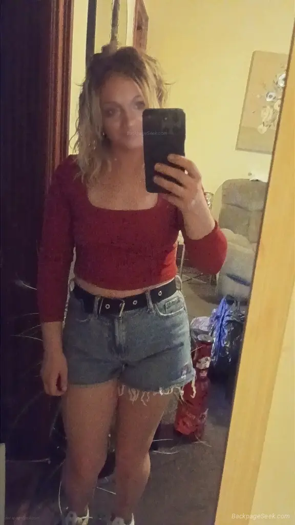 who wants to be naughty come play with me in Buffalo – Women Seeking Men photo 6