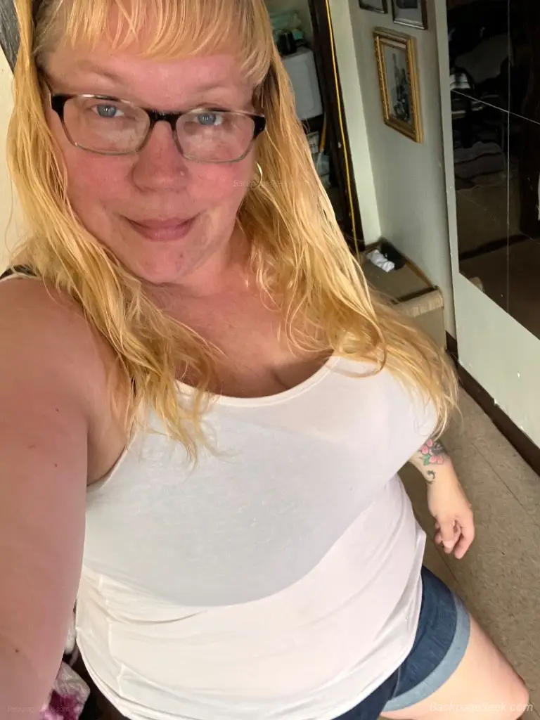 ITS HUMP DAY BABY IM WET AND READY 80QS TODAY AVAIL TILL 8PM in Buffalo – Women Seeking Men photo 3