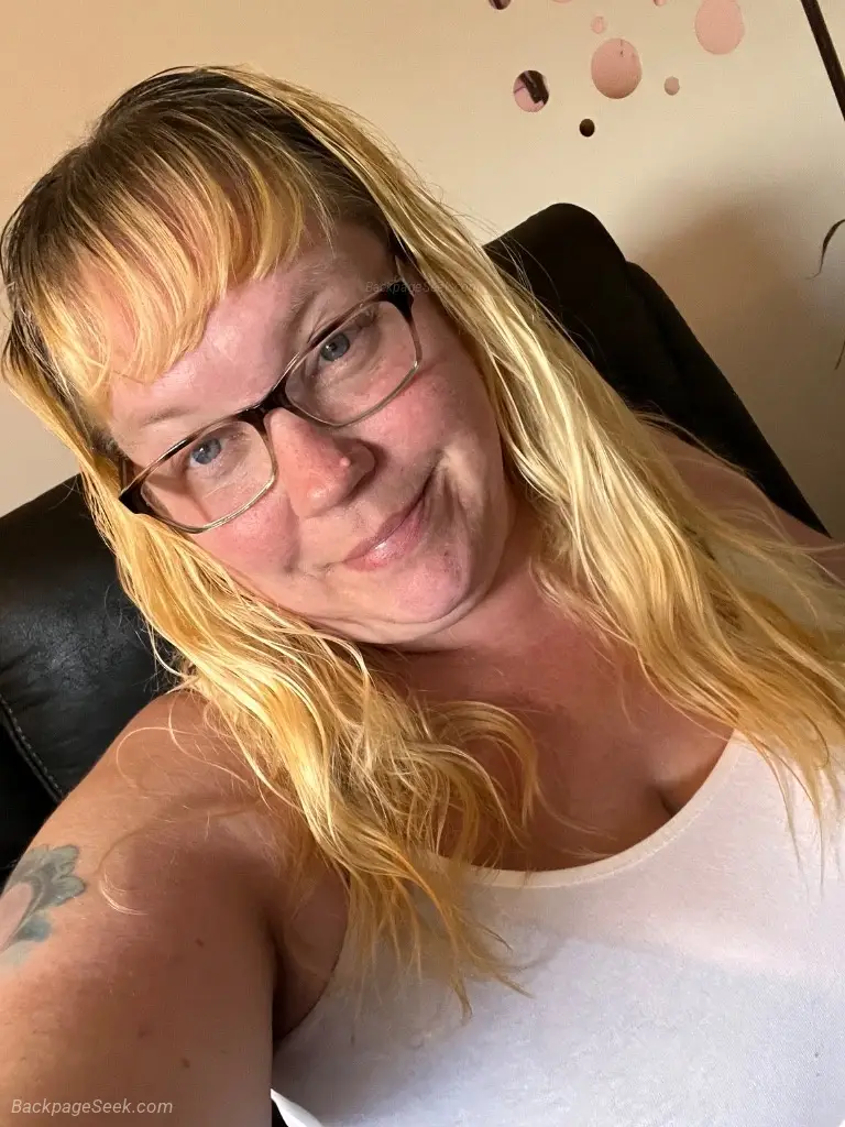 ITS HUMP DAY BABY IM WET AND READY 80QS TODAY AVAIL TILL 8PM in Buffalo – Women Seeking Men photo 4