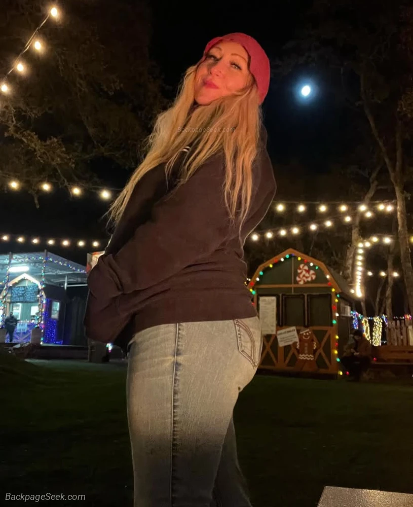 HOT FEMALE DOWN FOR CASUAL MEET UPS in Canberra – Women Seeking Men
