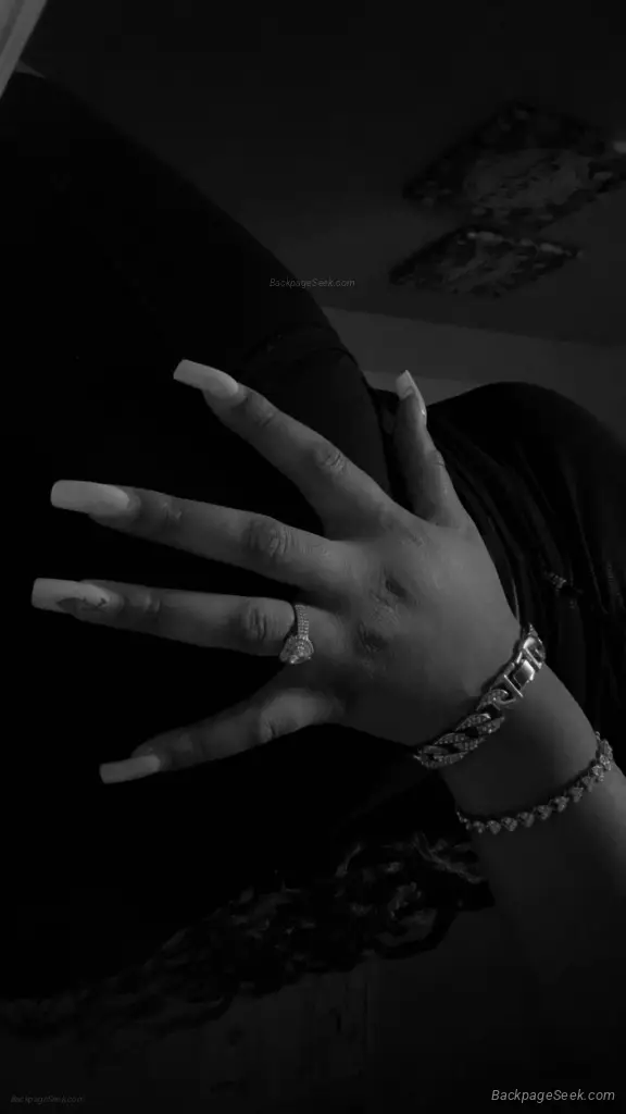 in photo in Central Jersey – Women Seeking Men photo 3