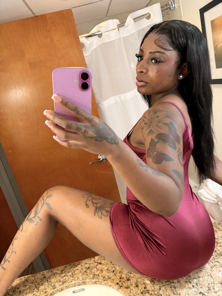 Your Next Favorite Distraction Has Arrived in Charlotte – Women Seeking Men photo 6