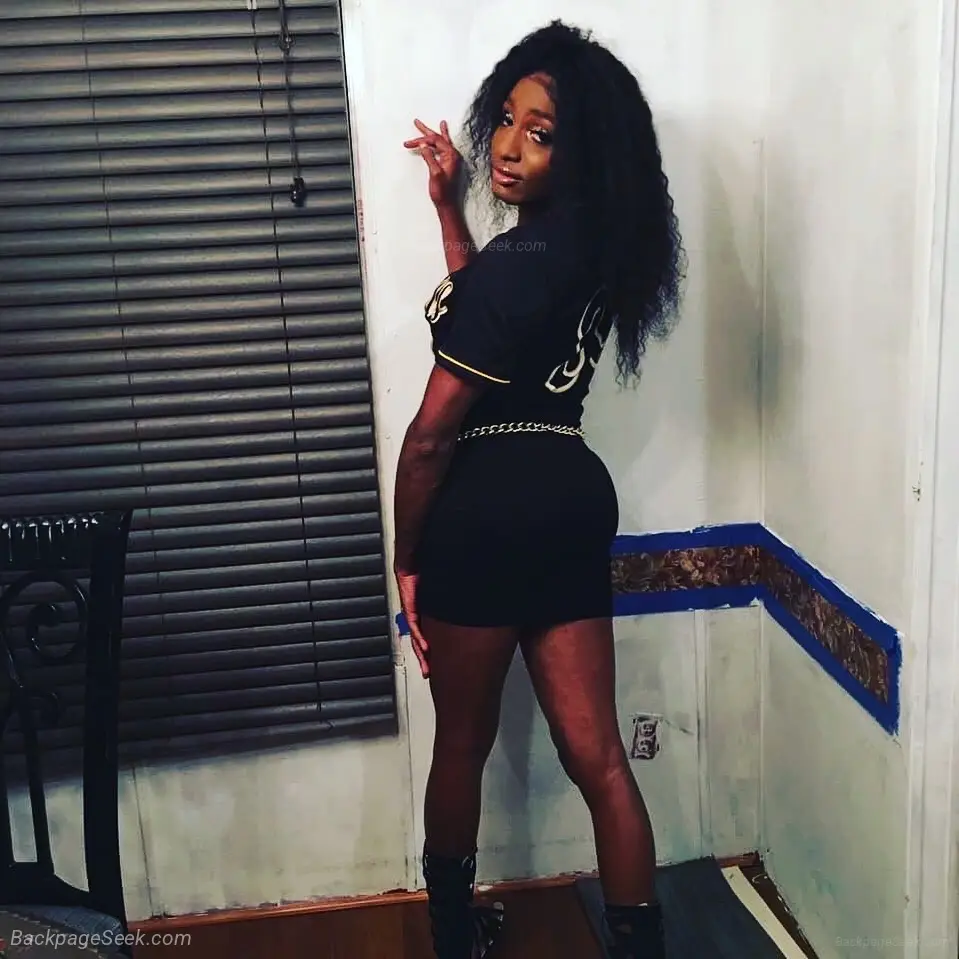 lets play in Charlotte – Women Seeking Men photo 2
