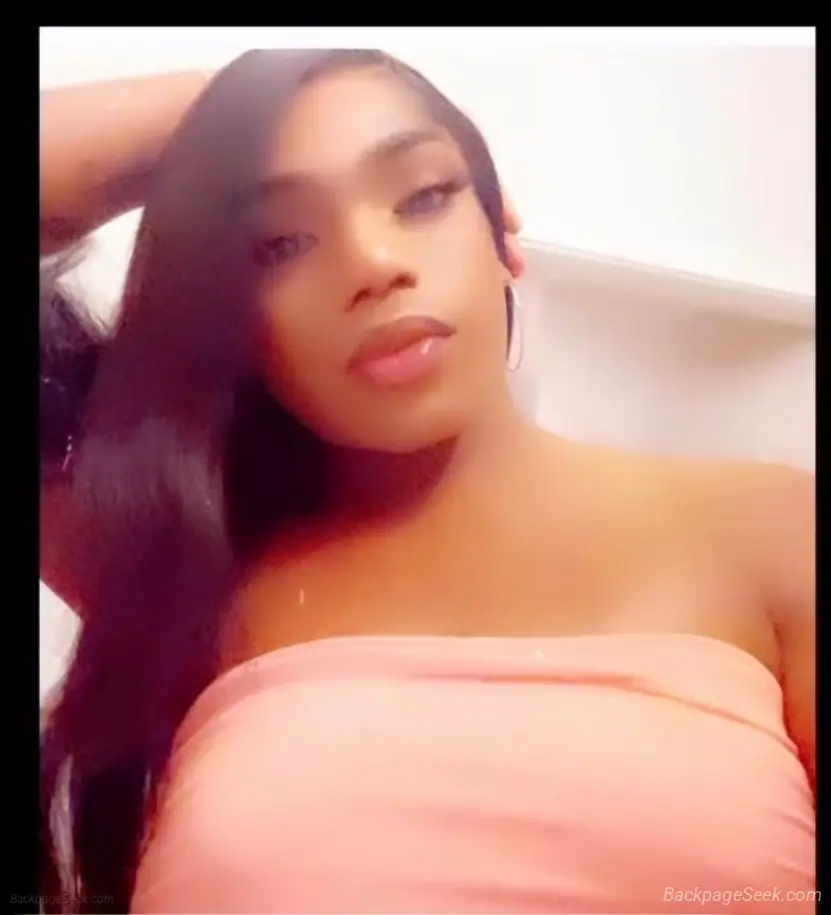 im the birthdayyyy Kinky part lit girl janaye hmu best to ev... in Charlotte – Women Seeking Men photo 6