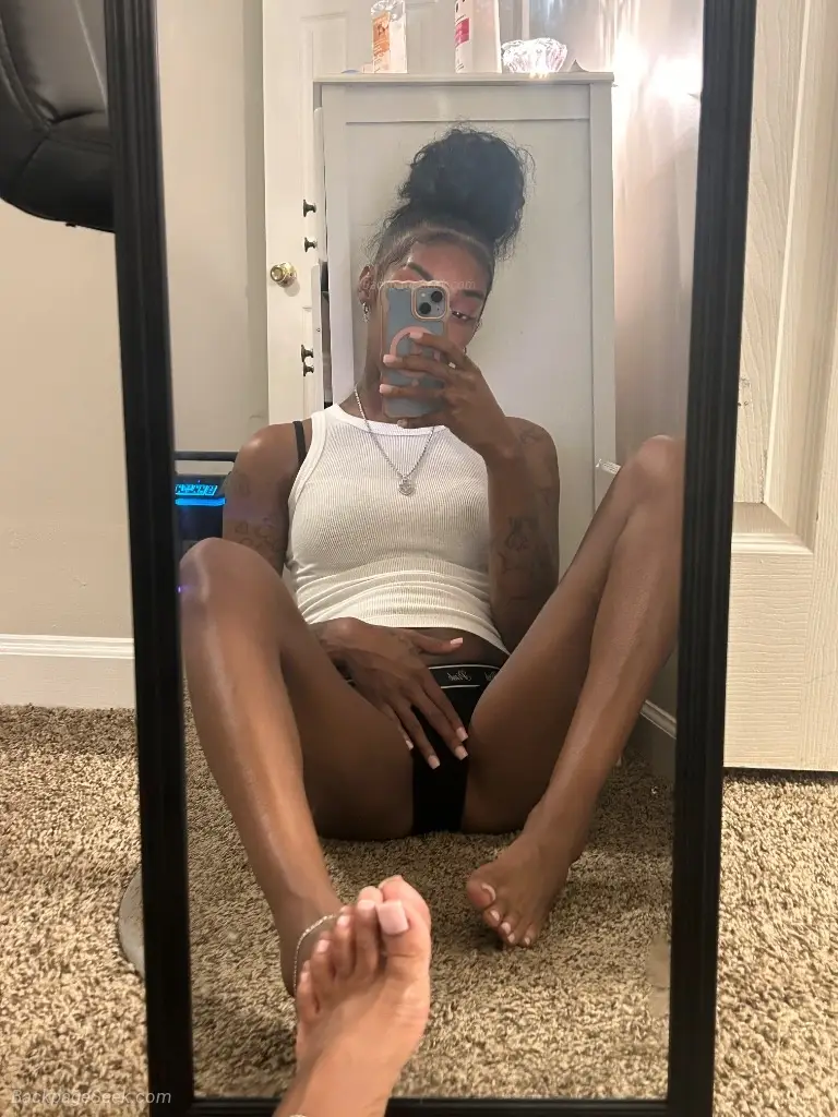 MONEYY Yo Favorite Squirter
