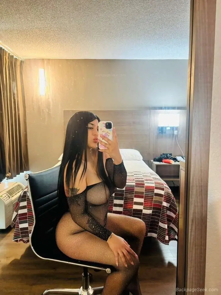 Stunning Latina Beauty Ready to Meet